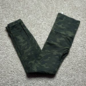 SPANX Look At Me Now Seamless Camo Leggings